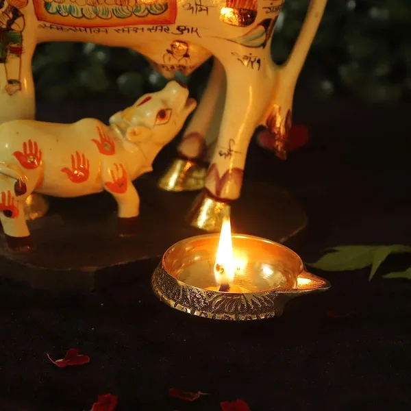 DreamKraft_Brass_Kuber_Diya_Set_of_10,_Traditional_Pooja_Oil_Lamps
