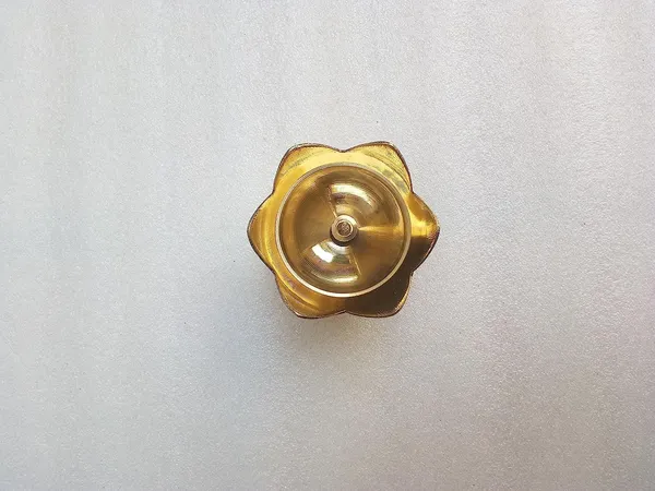 _Brass_Diya_Handmade_Oil_Lamp_for_Puja_(4.5_x_7_Cm,Golden)