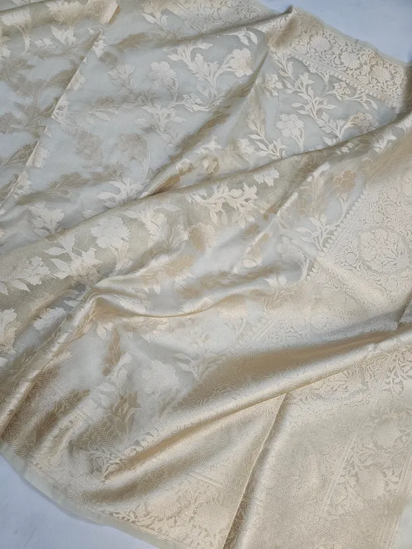 Faux_Tissue_Floral_Latar_Weaving_Banarasi