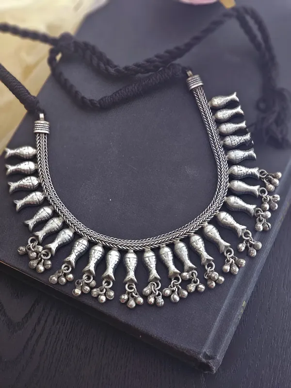 Silver_plated_German_silver_Fish_falling_pearl_necklace