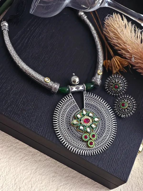 Rajwadi_Circle_Statement_Necklace_Set