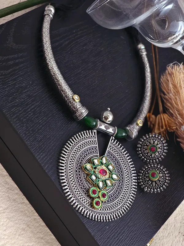 Rajwadi_Circle_Statement_Necklace_Set
