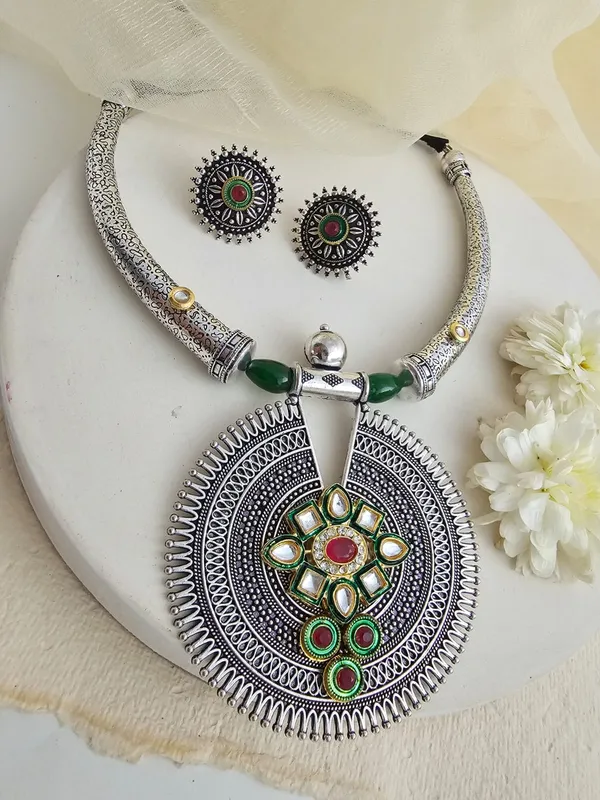 Rajwadi_Circle_Statement_Necklace_Set