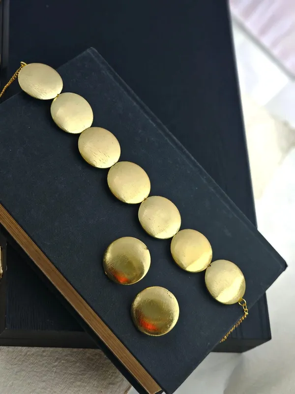 Aurora_Golden_Round__Disc_Necklace