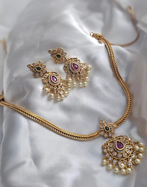 Avira_Gold-Toned_Leaf_Pendant_Necklace_Set_with_AD_Stones