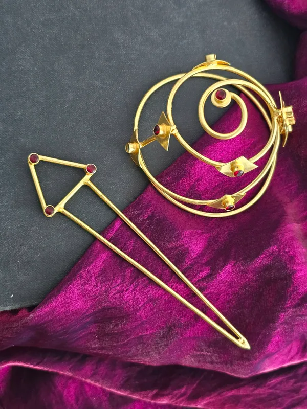 Vivara_Brass_Hair_Bun_Cage