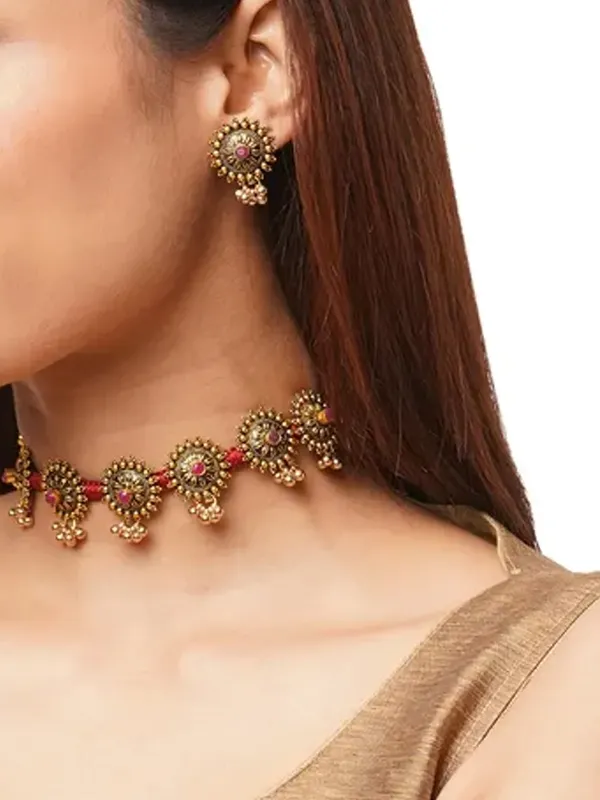 Gold-Toned_Grace_Floral_Choker_Set_with_Pearl_Beads