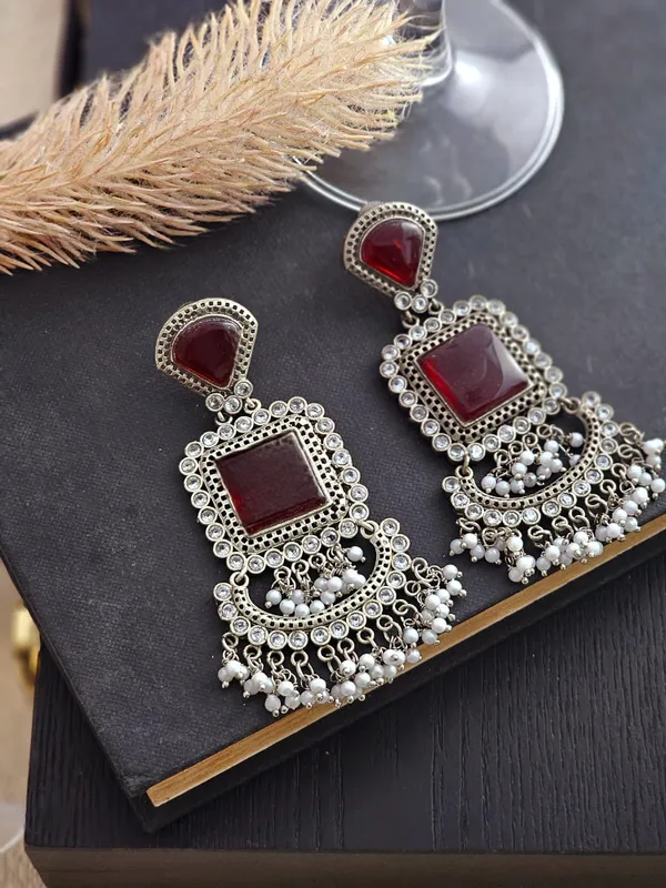 Red_Stone_Dangle_Earrings