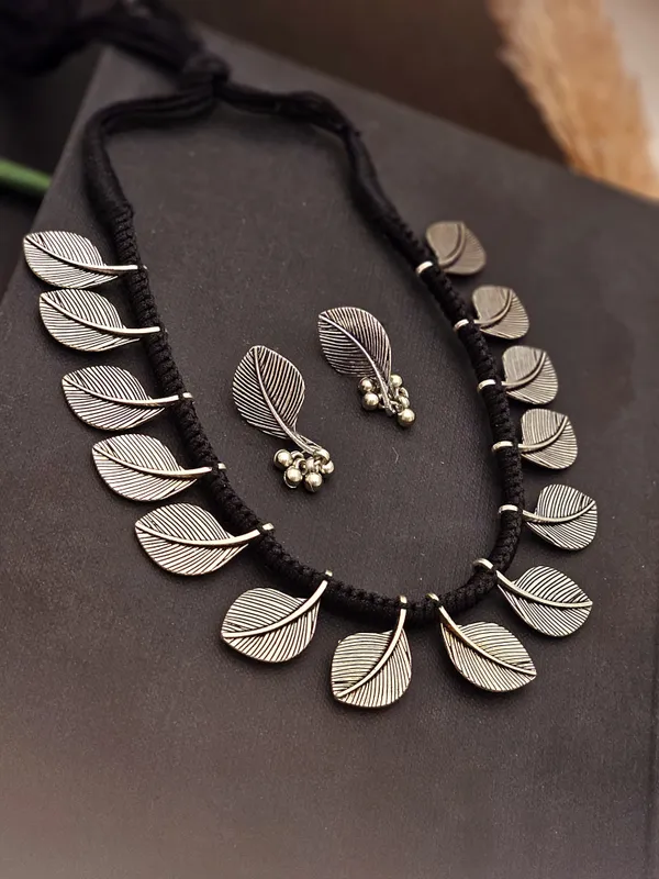 Taruni_Silver_Plated_Leaf_Necklace_Set