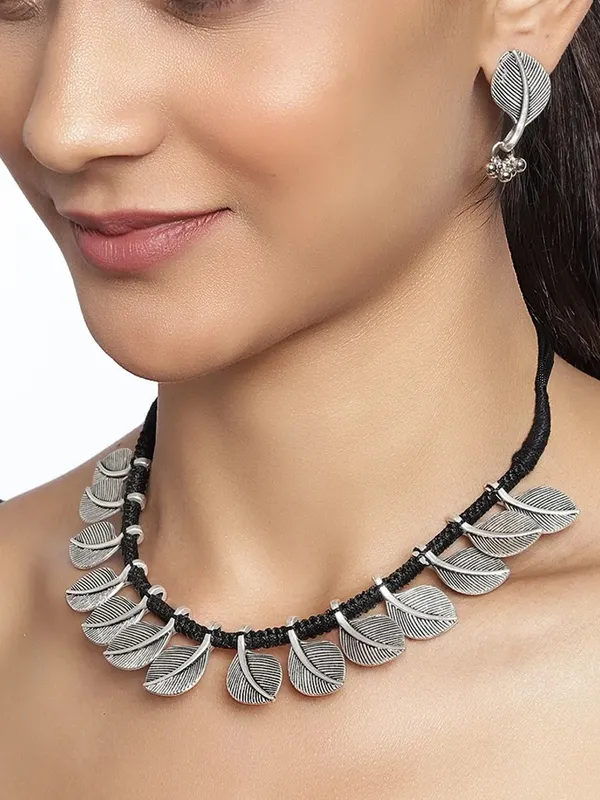 Taruni_Silver_Plated_Leaf_Necklace_Set