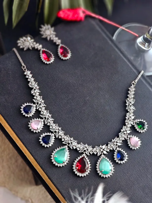 Prismatic_Glow_AD_Jewelry_Set