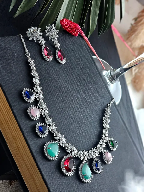 Prismatic_Glow_AD_Jewelry_Set