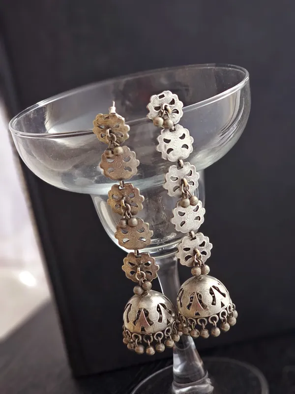 Women_silver_tone__long_dangler