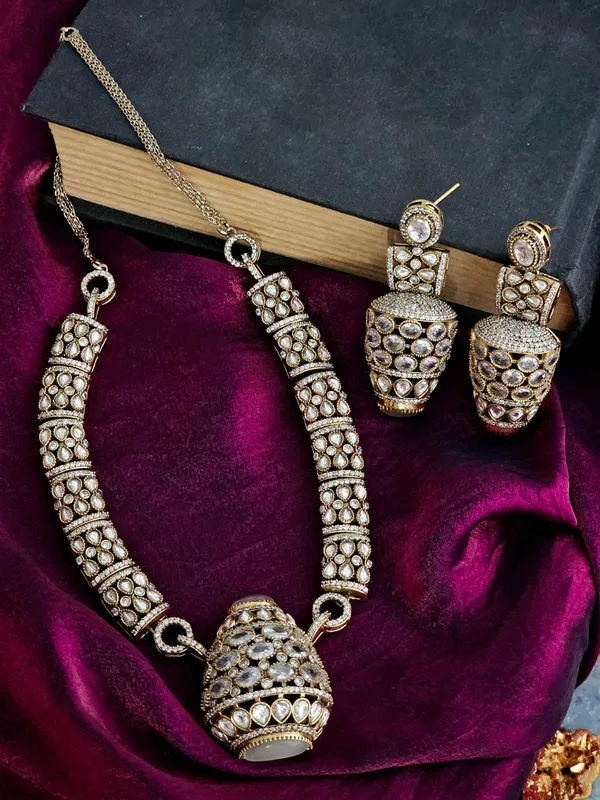 Golden_Glow_AD_Necklace_Set