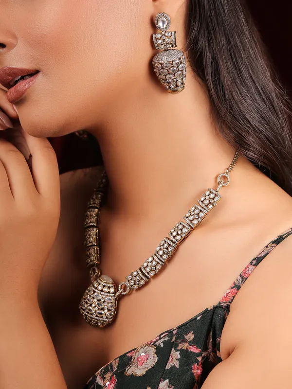 Golden_Glow_AD_Necklace_Set