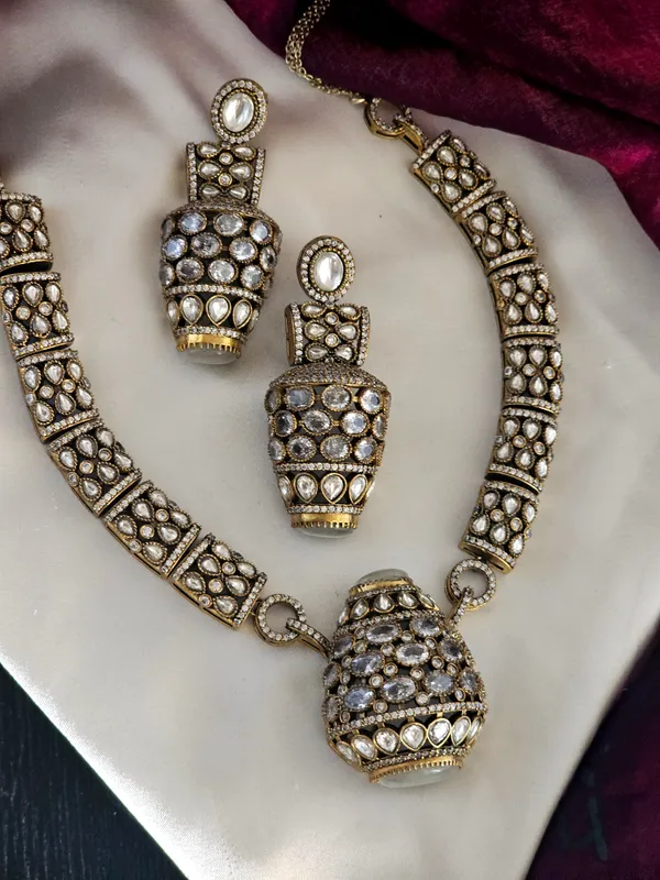 Golden_Glow_AD_Necklace_Set