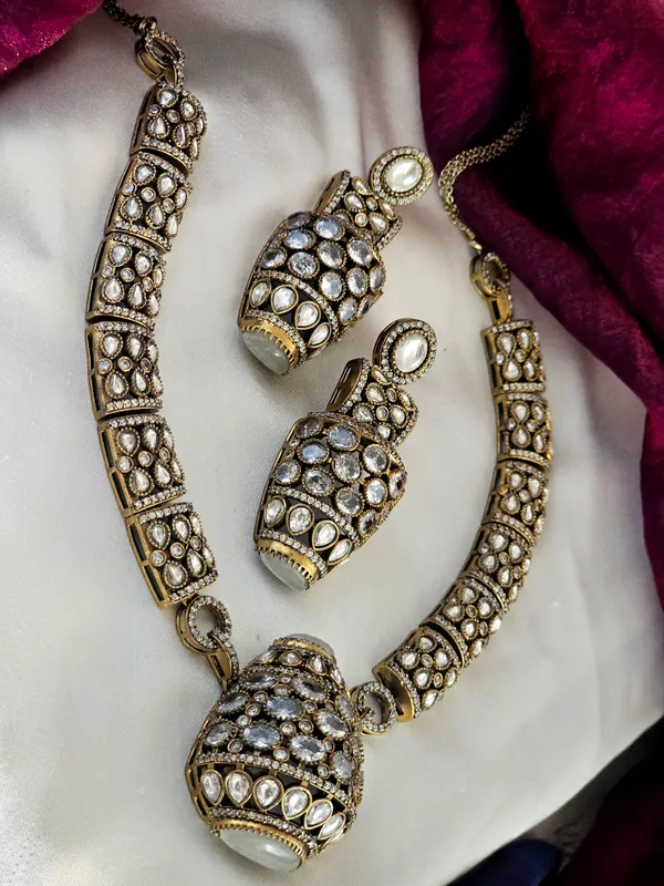 Golden_Glow_AD_Necklace_Set