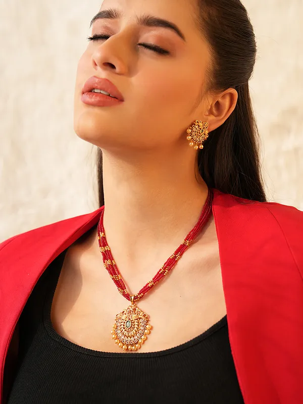 Beautiful_red_string_necklace_set