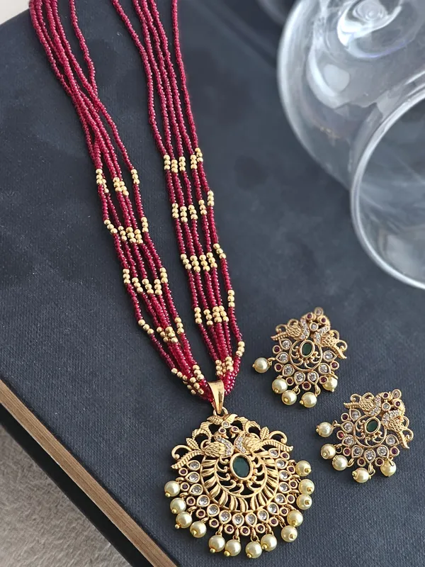 Beautiful_red_string_necklace_set