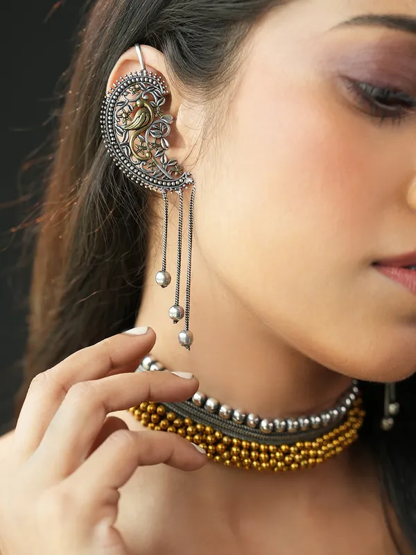 Madhurima_Silver_and_Golden_Choker_Set_With_Karnphool