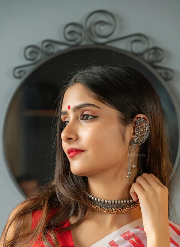 Madhurima_Silver_and_Golden_Choker_Set_With_Karnphool