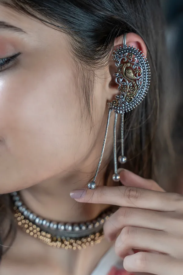 Madhurima_Silver_and_Golden_Choker_Set_With_Karnphool