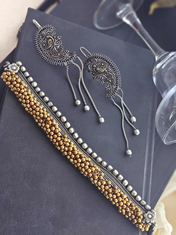 Madhurima_Silver_and_Golden_Choker_Set_With_Karnphool