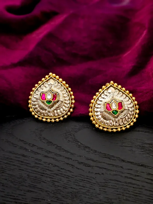 Auric_Radiance_Studs