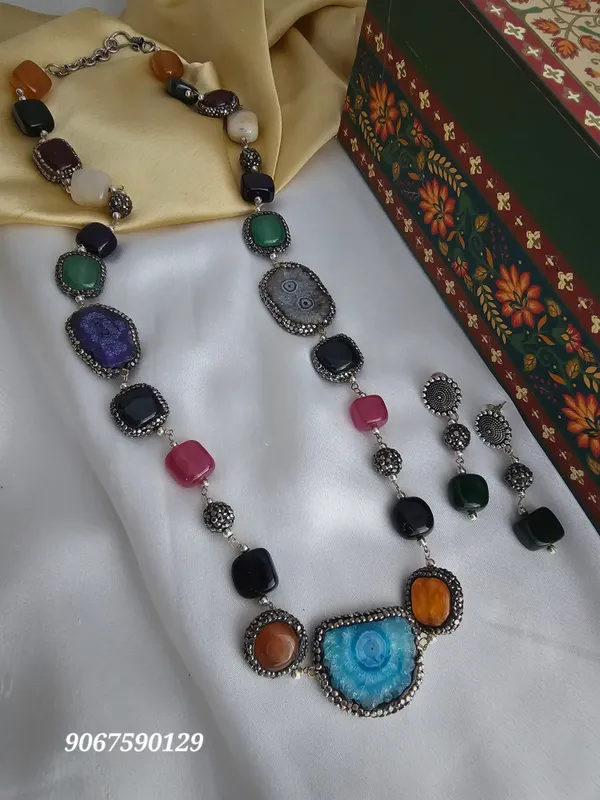 Intricate_Semi-Precious_Stones_Necklace_Set