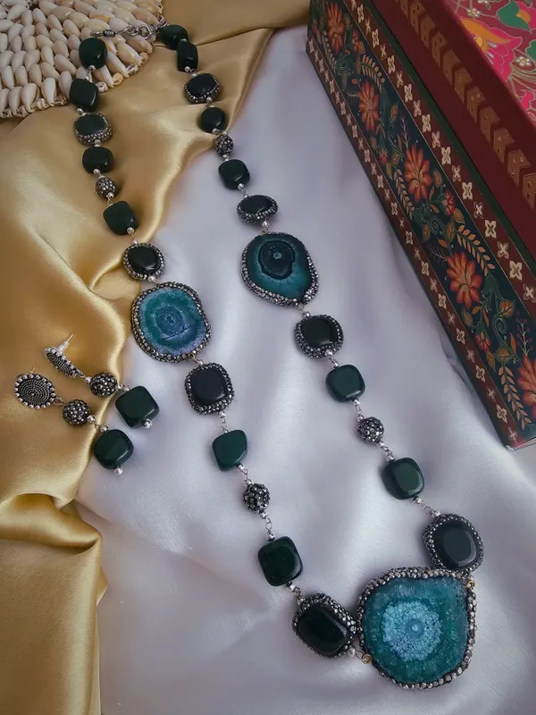 Estelle_Mother_Pearl_Natural_Stones_Long_Necklace_Set