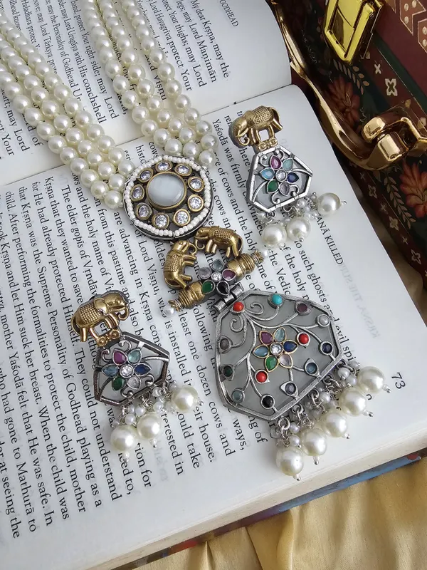 Long_Layered_Chain_Necklace_with_German_Silver_Pendant_and_Pearls