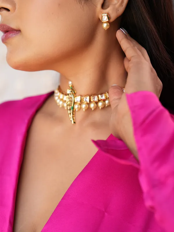 Avyana_Kundan_Bird_Choker_Set_with_Semi-Precious_Pearls