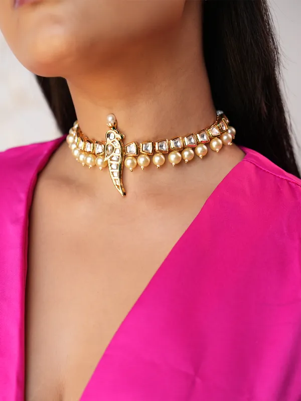 Avyana_Kundan_Bird_Choker_Set_with_Semi-Precious_Pearls