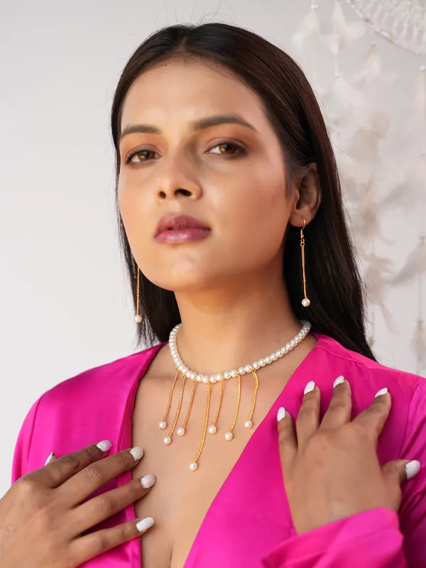 Elora_Semi-Precious_Pearl_Necklace_Set