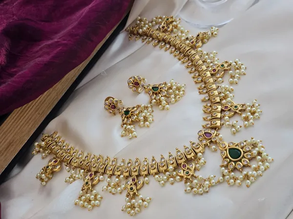 Lumina_Necklace_Set