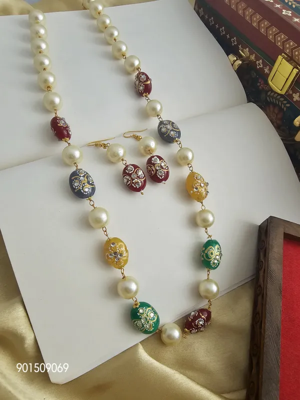 Crimson_Radiance_Gemstone_Necklace_Set
