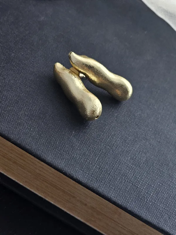 Lena_Capsule_Stud_Earrings