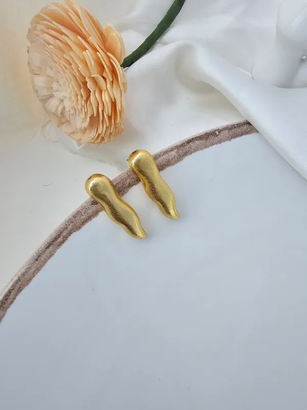 Lena_Capsule_Stud_Earrings