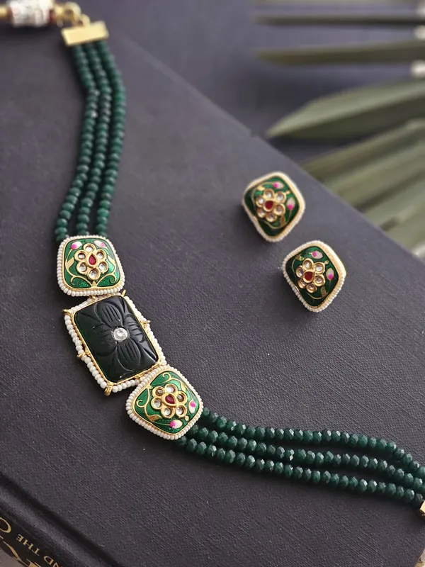 Emerald_Blossom_Onyx_Necklace_Set