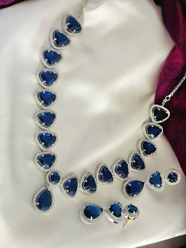 Sapphire_Glow_AD_Necklace_Set