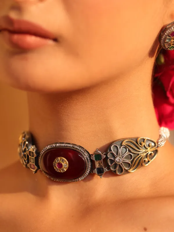 Crimson_Crown_Enamel_Choker_Set
