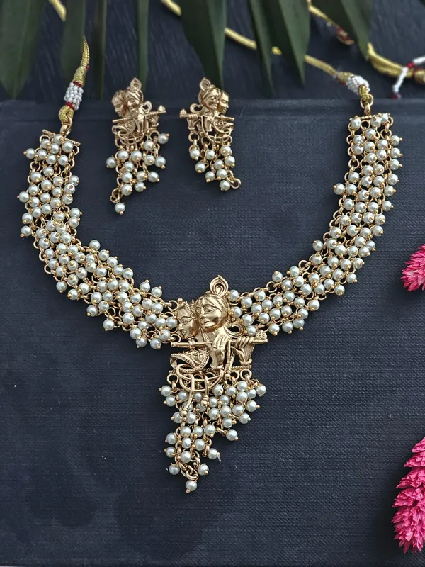 Divine_Krishna_Pearl_Necklace_Set