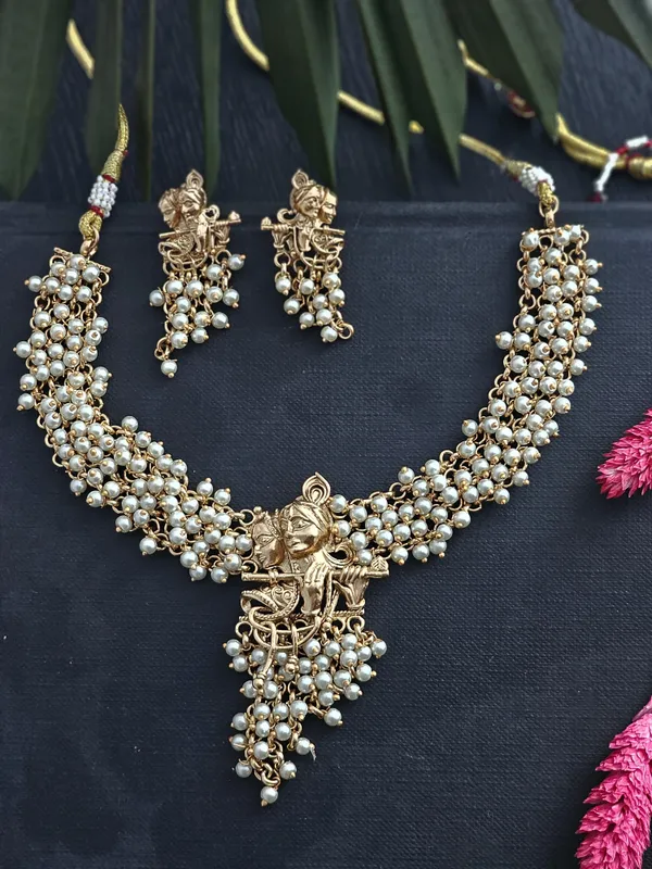 Divine_Krishna_Pearl_Necklace_Set