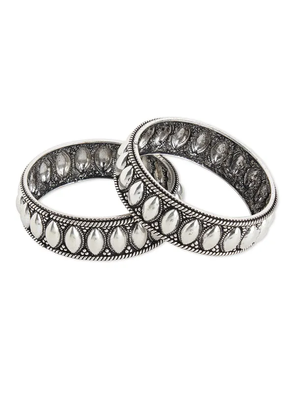 Dewdrop_Silver_Bangle_