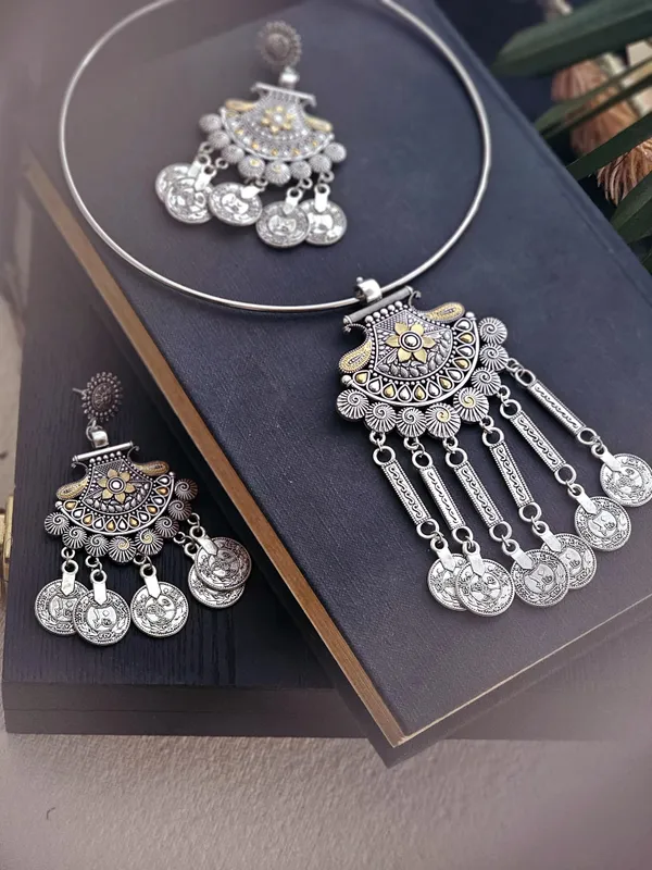 Mudra_German_Silver_Hasuli_Pendant_Set