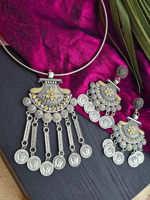 Mudra_German_Silver_Hasuli_Pendant_Set