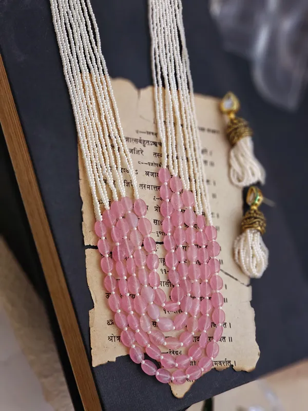 Baby_pink_beads_sophisticated_intricate_gold-toned_necklace_set