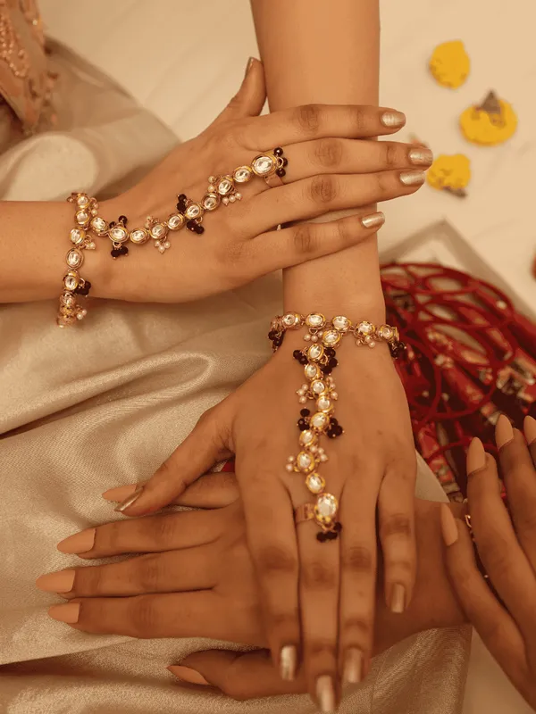 Emerald_Grace_Kundan_Hathphool