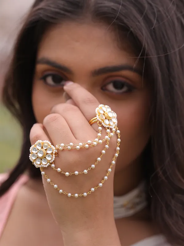 Eshmi_Pearl_Kundan_Ring
