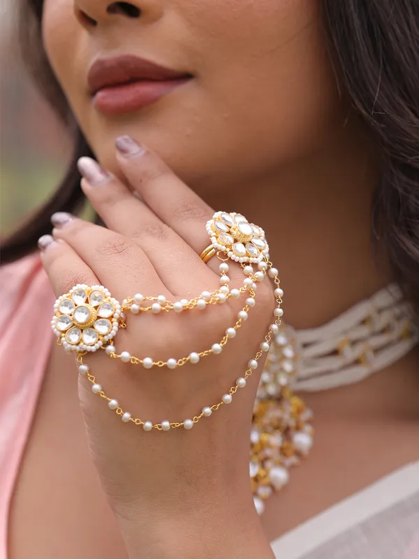Eshmi_Pearl_Kundan_Ring